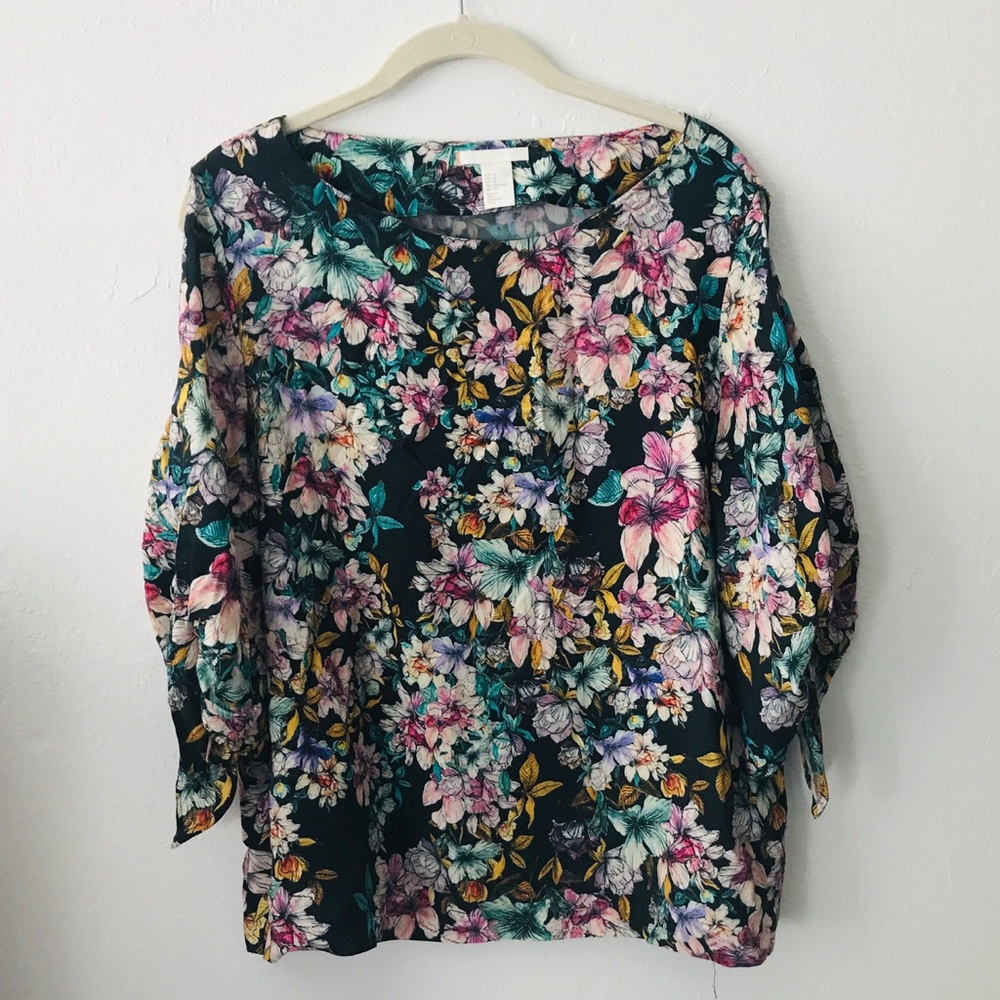 H&M floral blouse with cut out sleeves